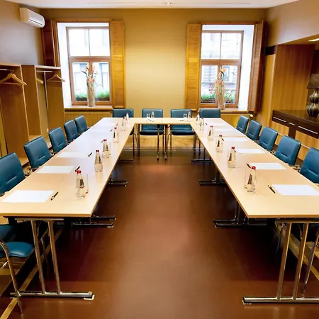 Hotel Hanza 3*