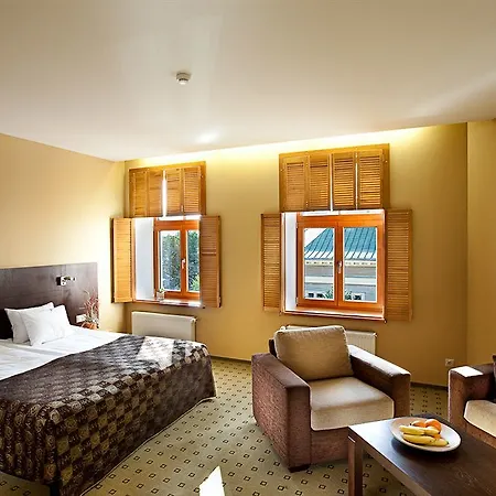 Hanza Hotel 3*