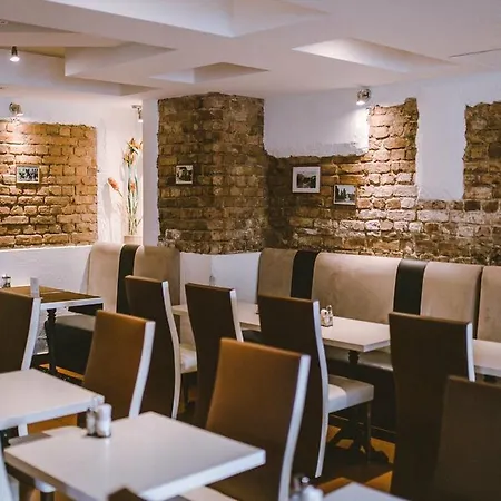 Hanza Hotel